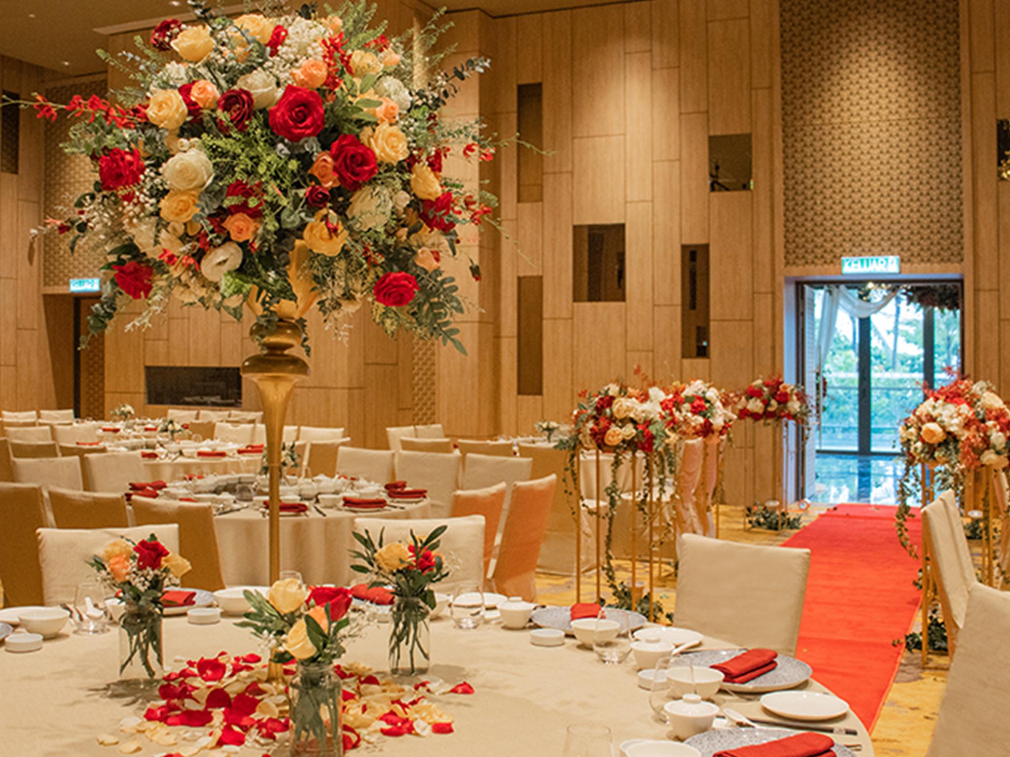 Hotel Angsana Teluk Bahang, Penang Batu Ferringhi Zewnętrze zdjęcie A wedding reception at the Grand Hyatt Hotel, Tokyo