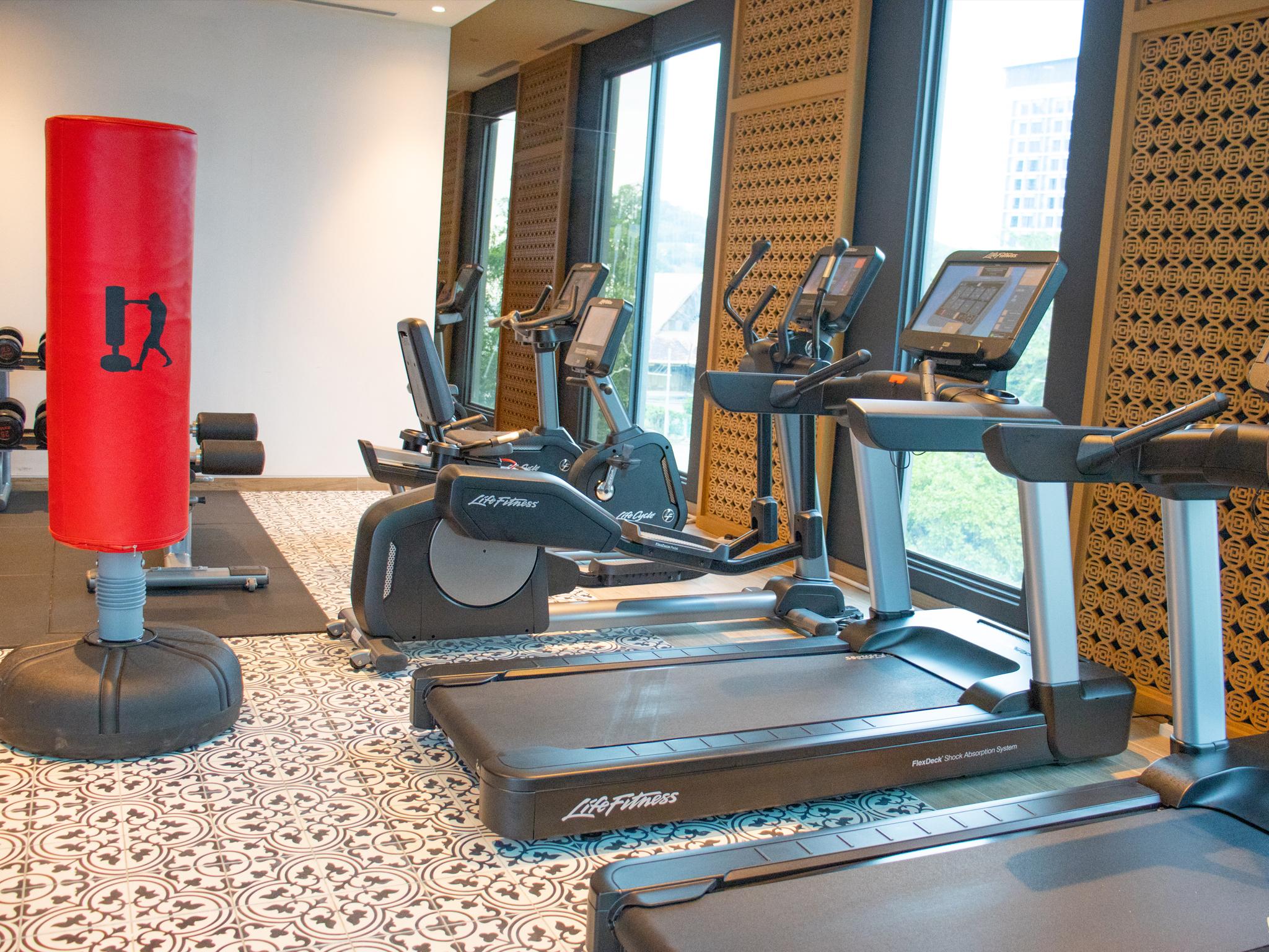 Hotel Angsana Teluk Bahang, Penang Batu Ferringhi Zewnętrze zdjęcie The gym at the hotel