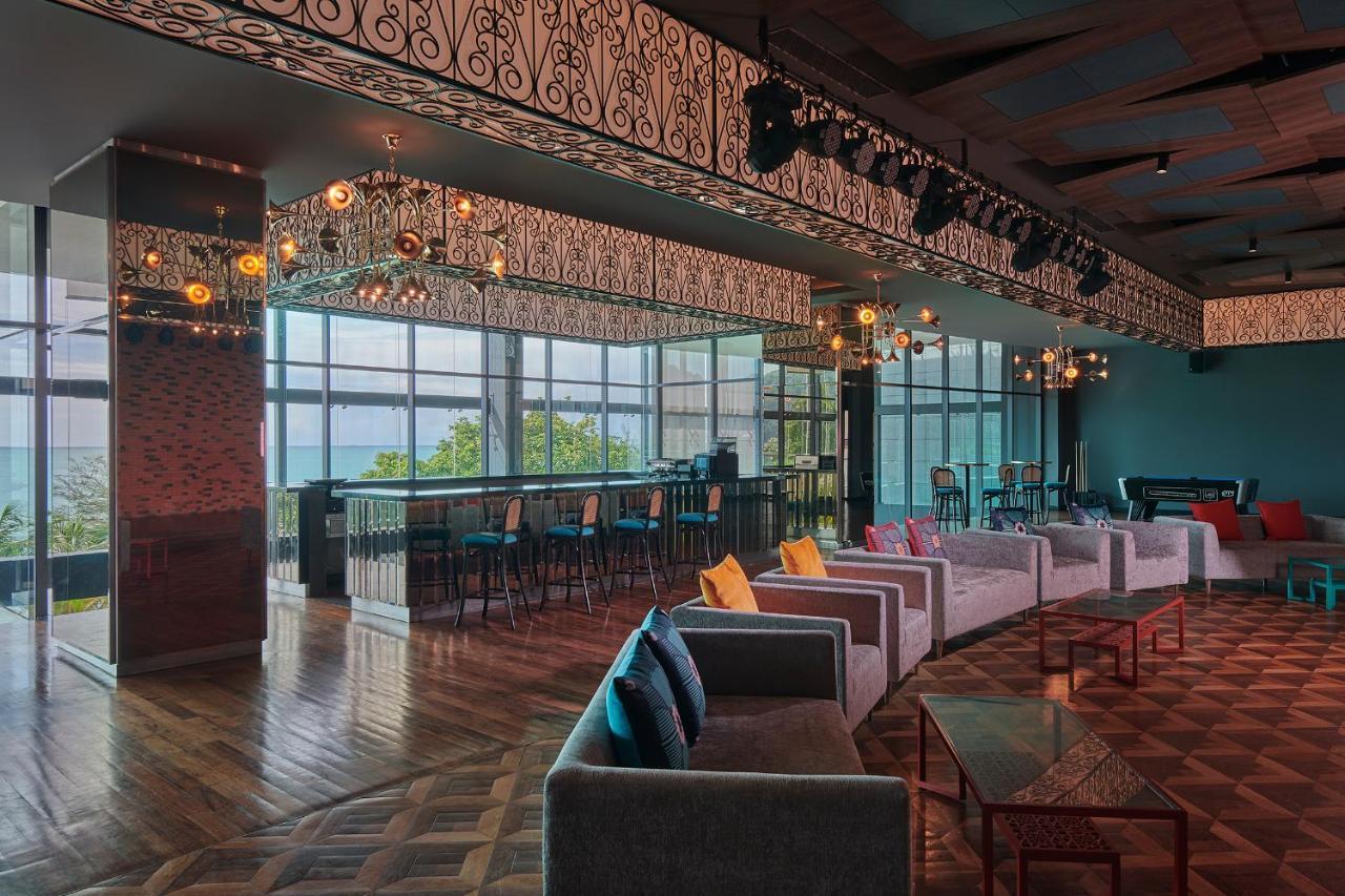 Hotel Angsana Teluk Bahang, Penang Batu Ferringhi Zewnętrze zdjęcie The bar at the 101 Skybar