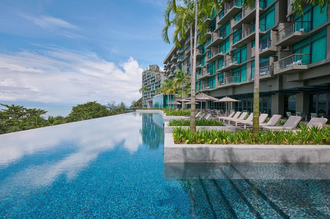 Hotel Angsana Teluk Bahang, Penang Batu Ferringhi Zewnętrze zdjęcie The swimming pool at the hotel