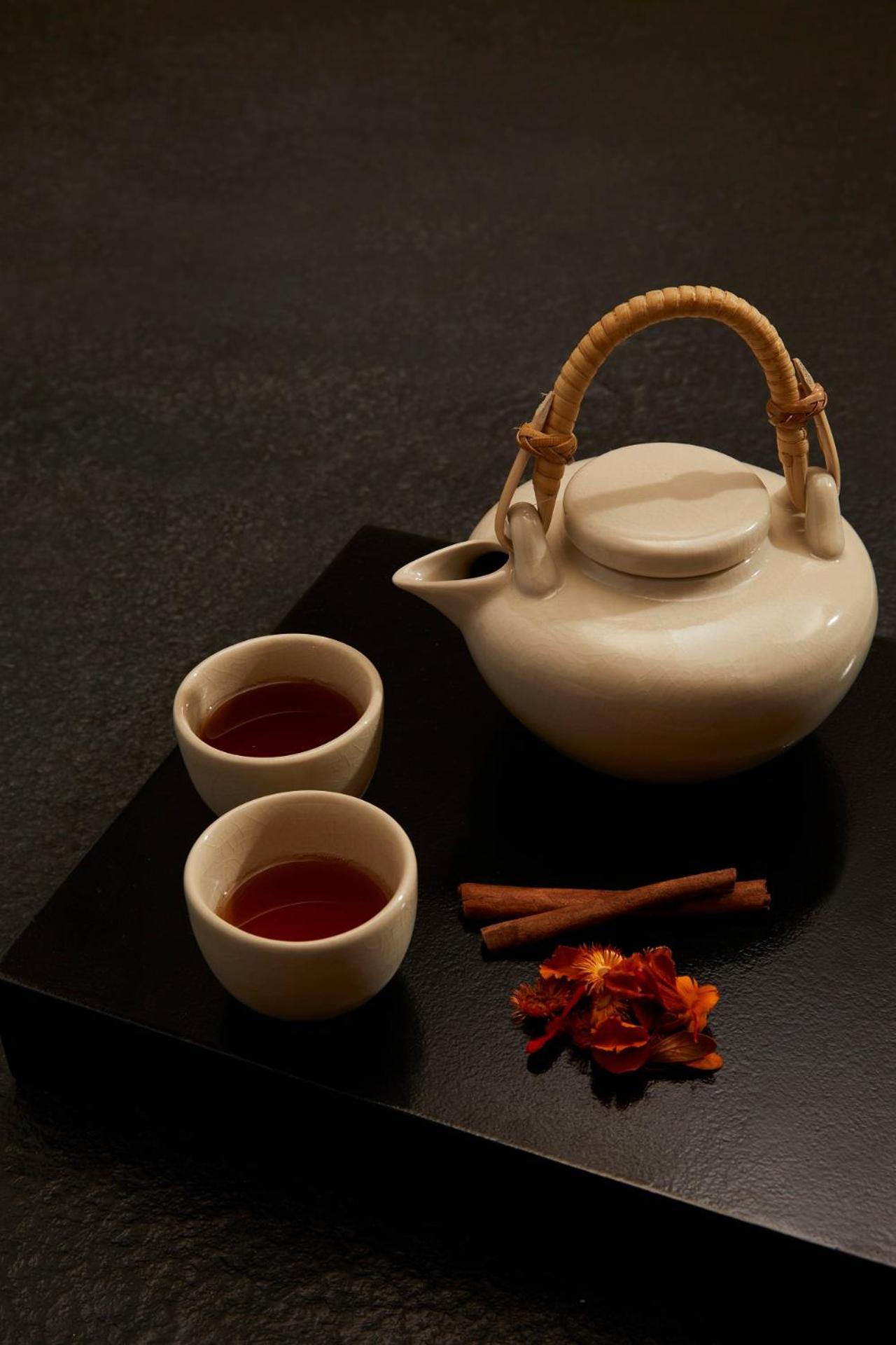 Hotel Angsana Teluk Bahang, Penang Batu Ferringhi Zewnętrze zdjęcie A pot of Chinese tea